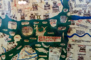 V podlaze nalezli záhadnou středověkou mapu. Měla by vést k biblickým pokladům