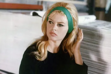 Brigitte Bardot slaví 89! Bojuje za práva zvířat a vypadá stále skvostně. Podívejte se