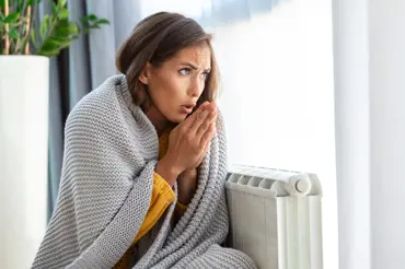 Jak ušetřit za topení, a přesto mít doma teplo? Máme pro vás 3 jednoduché fígle