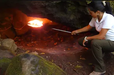 Jeskyně smrti v Kostarice zabije vše živé, co do ní vstoupí. Podívejte, jak zvláštně se v ní chová oheň