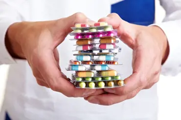 Léky a my: Jak je (ne)užívat a co s prošlými kusy