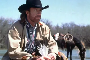 Kam zmizel Chuck Norris a jak vypadá v 83 letech? Změnil k nepoznání. Po drňákovi nezbyla ani památka