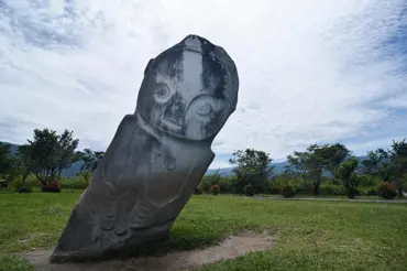 Tyto děsivé sochy ve tvaru obřích falusů jsou jednou z největších záhad světa