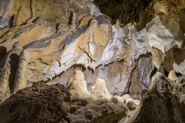Ve Slovenském krasu jeskyňáři našli dosud neznámou propast. Na dně je čekal šok