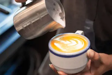 Jak udělat vynikající cappuccino doma bez kávovaru?Je to snazší, než si myslíte