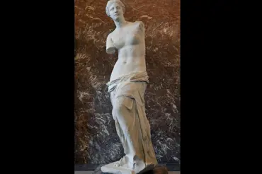 Vědci zrekonstruovali obličej nejkrásnější ženy starého Řecka. Podívejte, jak se krása změnila od antiky
