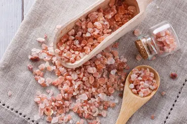 Je himálajská růžová sůl zdravější než kuchyňská? Ne tak docela. Tohle zjištění vás překvapí
