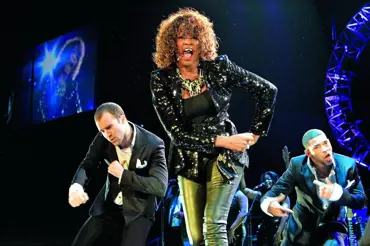 Whitney Houston: Na drogy kašle a vrací se s muzikálem