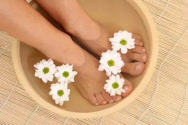 Očistný detox nohou zázračně uleví celému tělu: Stačí na něj běžné věci z domácnosti