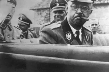 Před 73 lety zemřel Heinrich Himmler, nejurputnější propagátor čisté Třetí říše