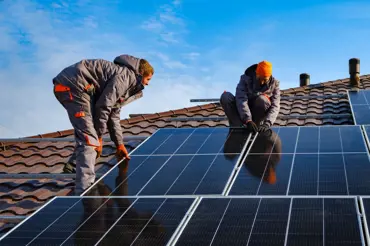 Fotovoltaika bez chyb: Optimální sklon solárních panelů a orientace zvyšují výnosy