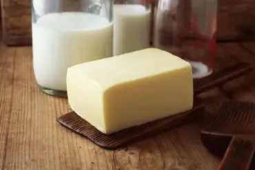 Zdravé domácí máslo: Stačí 2 levné ingredience a výsledek je úžasný. Podívejte