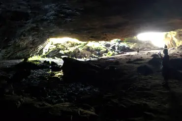 Nahlédněte do jeskyně, kam se bojí i vědci. Pekelná díra je zdrojem dvou nejhorších nemocí