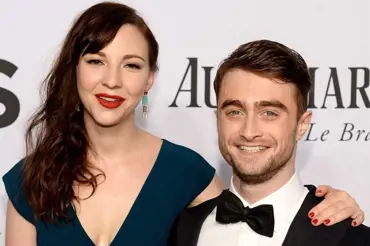 Partnerka Daniela Radcliffa: Harryho Pottera sbalila díky milostným scénám