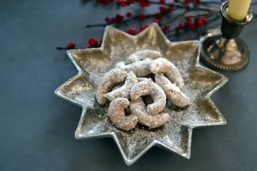 Z vanilkového těsta upečete vánoční rohlíčky, hříbky, srdíčka nebo kroužky
