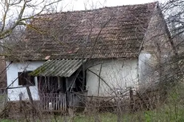 Mladý pár koupil rozpadlou horskou chalupu a svépomocí z ní vybudoval dům snů