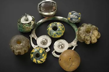 Hledač kovů našel 1000 let starý vikinský poklad obrovské ceny. Byl v hrnci