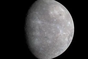 Tajemství Merkuru odhaleno. I žhavá planeta může mít své ledovce