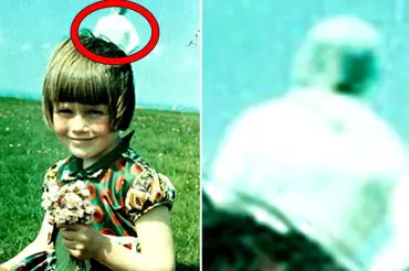 Tato záhadná fotografie ze 70.let vyvolala hysterii. Pochopíte, proč za holčičkou stojí kosmonaut?
