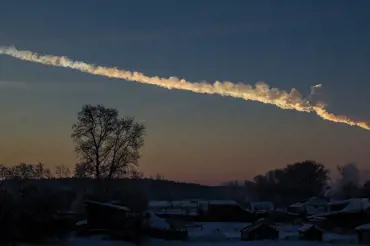 Čeljabinský meteorit: Jak to vypadalo, když vesmírné těleso bouchlo nad městem