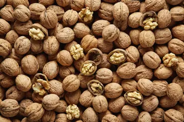 Zbylé ořechy z cukroví nevyhazujte: Známe trik, díky kterému budou čerstvé ještě měsíce