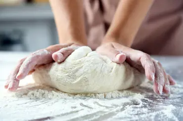 Odbornice radí, jak upéct dokonalý domácí chléb za minimální náklady a snadno
