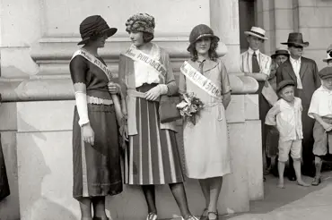 Jak vypadaly královny krásy před 100 lety: Jedinečné záběry z roku 1921