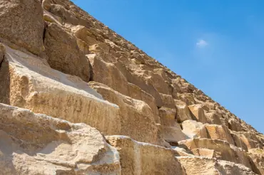 Vědci zrekonstruovali důmyslnou past, která byla připravena v Cheopsově pyramidě na vykradače