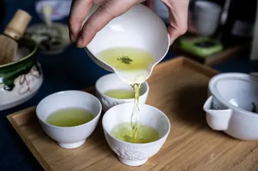 Zelený čaj Gyokuro považují Japonci za nápoj krásy. Neuvěříte, co všechno dokáže