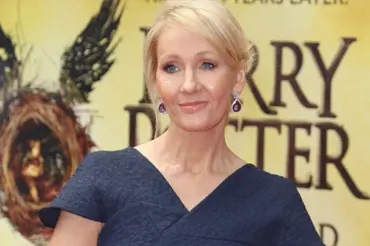 Z miláčka Británie vyvrhelem: Rowlingová má u fanoušků další škraloup