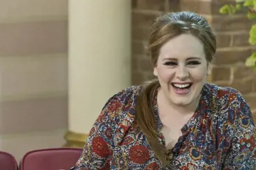 Adele zhubla 40 kilo a vypadá skvěle. Dietu jí poradila Kate Perry