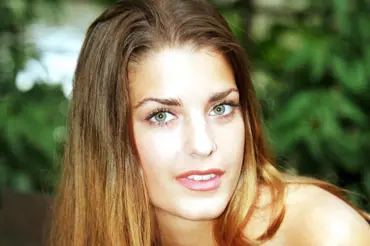 Vzpomínáte na krásnou modelku Evu Jasanovskou? Randila s Brucem Willisem. Co dělá a jak vypadá dnes?