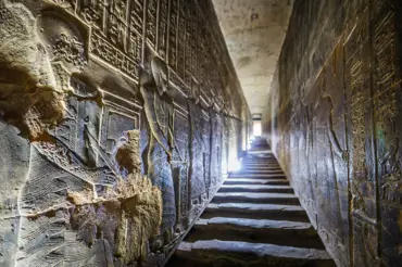 Podivný egyptský reliéf způsobil mezi historiky poprask. Tak vyspělí být nemohli