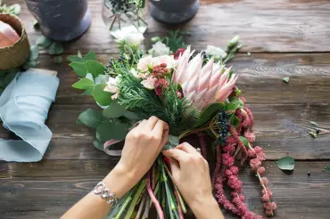 Skvostná podzimní kytice: Návod profesionální floristky krok za krokem