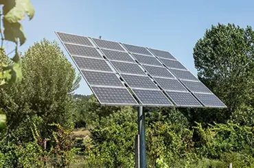 Kvalitní fotovoltaické panely pomáhají domácnostem i firmám k úsporám za energie