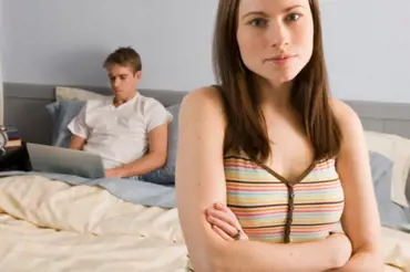 Sex souboj o chlapa: Vy nebo internet?
