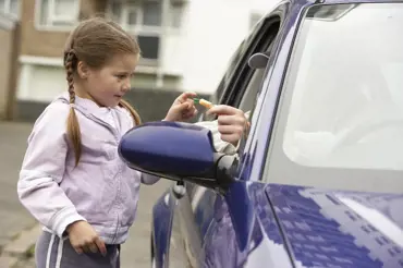 Krimi: Lákají děti do aut. Nikdo neví proč!