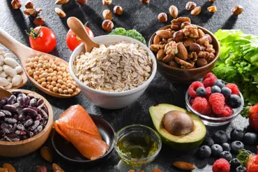 Top 6 potravin, které rychle snižují kyselinu močovou