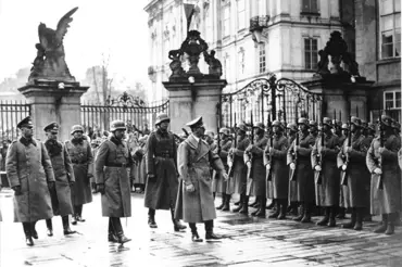 Praha podle Hitlera: Diktátor chtěl zbourat Petřínskou rozhlednu i Obecní dům