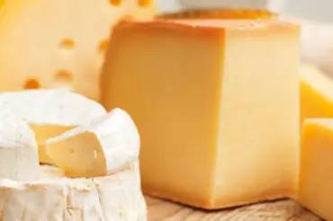 Nepříjemné zjištění: Zbavte se tohoto oblíbeného sýru nebo riskujete zdraví