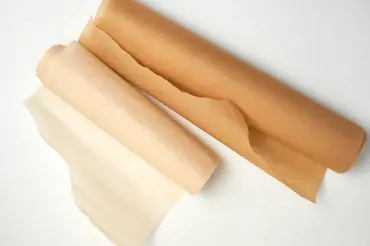 Seberte babičkám ze spíže voskovaný papír: Dokáže v domácnosti doslova divy