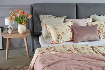 Jak vznikla postel: Od matrací s bylinkami proti hmyzu po aktuální trendy včetně povlečení