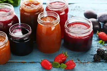 Znáte rozdíl mezi džemem a marmeládou? Ani zkušené kuchařky často netuší