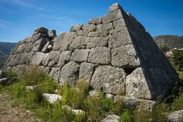 Hellinikon: Pro záhadnou pyramidu v Řecku nemají vědci vysvětlení. Do historie vůbec nezapadá
