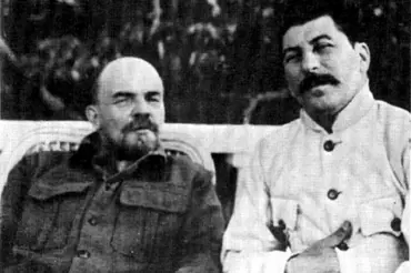 Lenin nadiktoval před smrtí dopis, který měl svrhnout Stalina. Dal jej své ženě