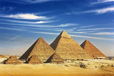 Video: Satelit našel v Egyptě podzemní pyramidy větší, něž je Cheopsova. Jde o objev století, tvrdí vědci