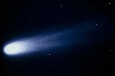 Prokletá Halleyova kometa: Jaká je souvislost mezi katastrofami a jejím průletem