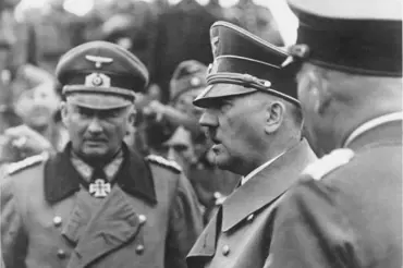 Adolf Hitler nenáviděl kuřáky. Tvrdá protikuřácká opatřeni se týkala hlavně žen