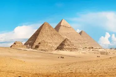 Staří Egypťané znali záhadnou technologii. Obří kvádry ke stavbě pyramid nejspíš oddělovali zvukem