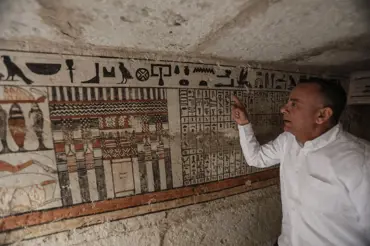 V Egyptě bylo objeveno 5 pozoruhodných podzemních hrobek. Podívejte se na video